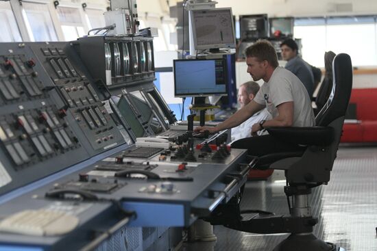 Command bridge of the S-Master pipelayer