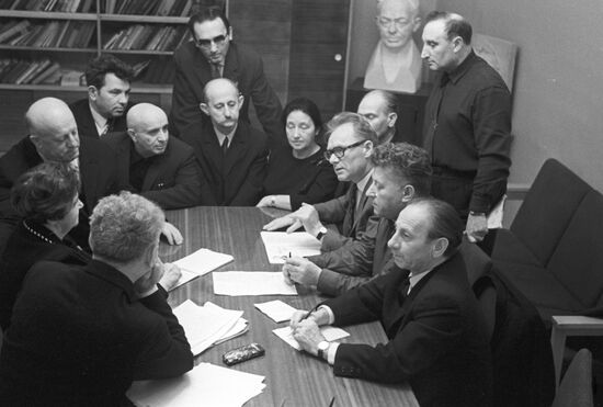 Editorial Board of "Sovetish Geymland" magazine