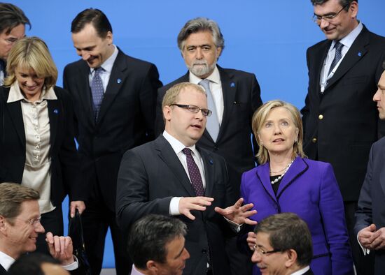 Urmas Paet, Hillary Clinton