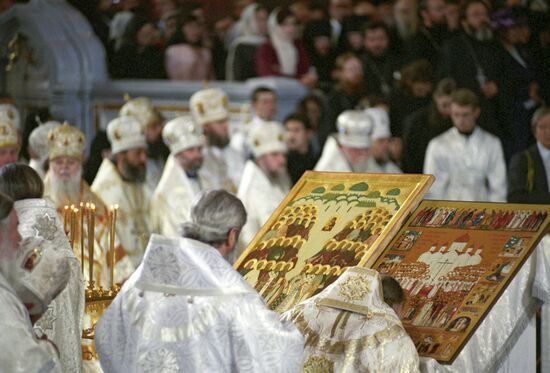 Canonization service for about 1000 great martyrs