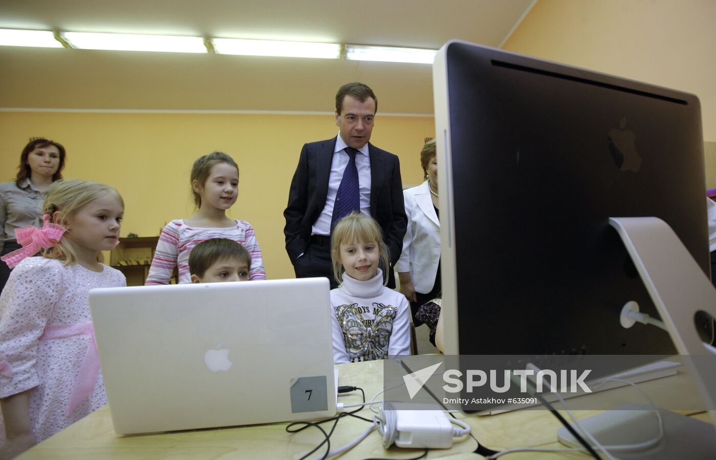 President Dmitry Medvedev visits Moscow school