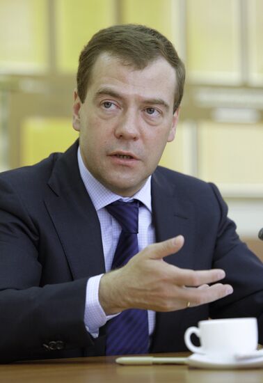 Dmitry Medvedev visits Moscow school