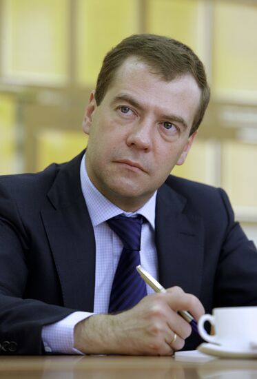 Dmitry Medvedev visits Moscow school