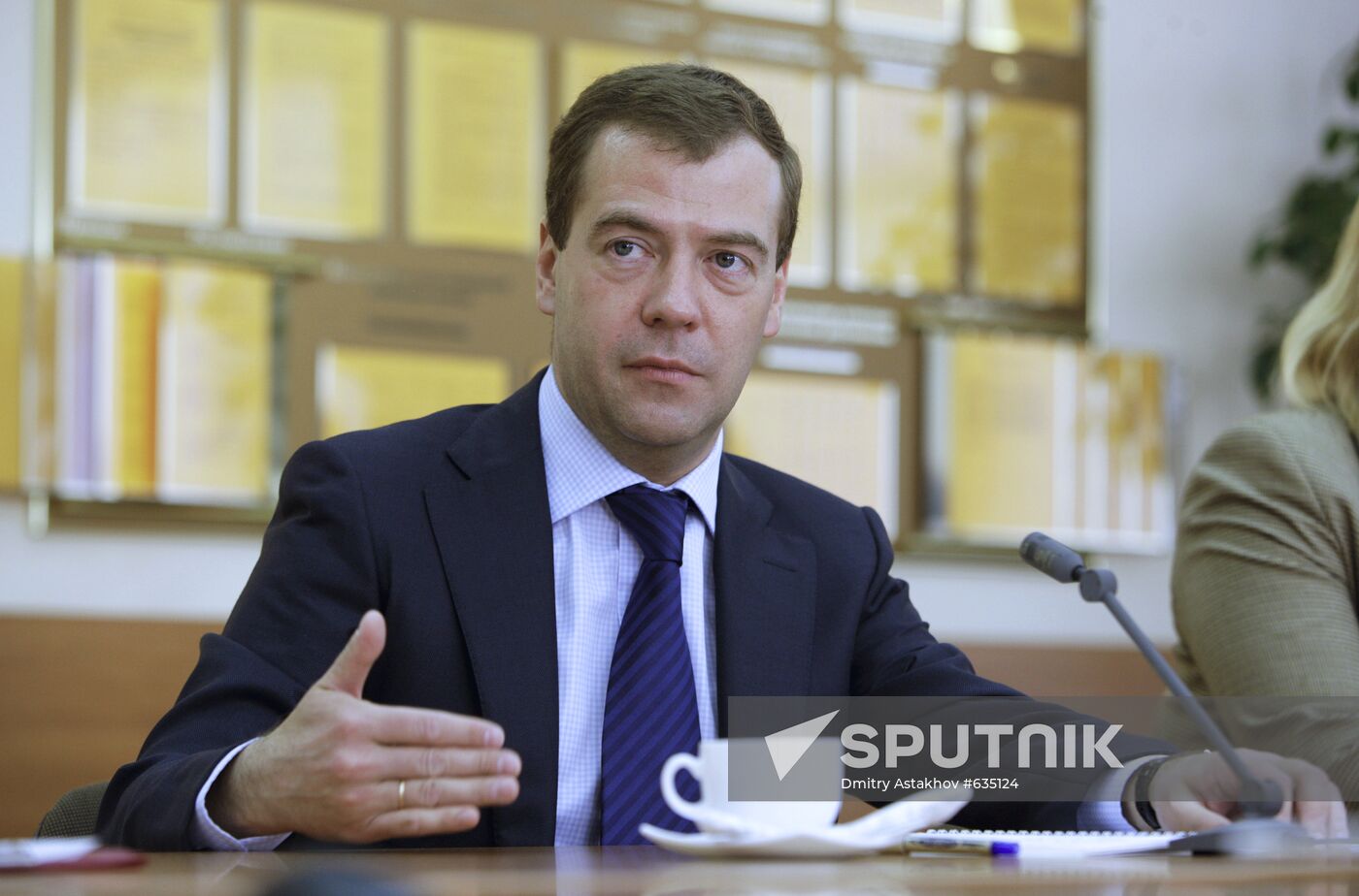 Dmitry Medvedev visits Moscow school