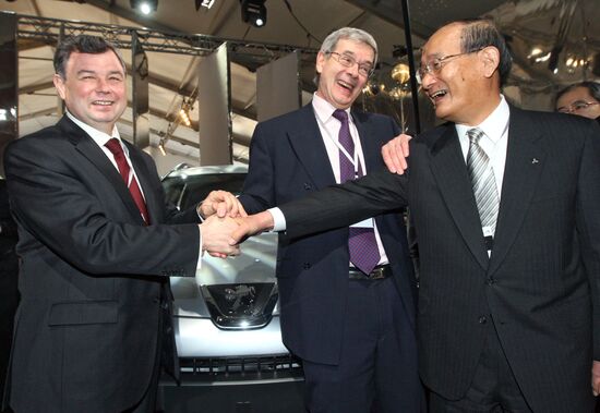 Anatoly Artamonov, Philippe Varin and Takashi Nishioka