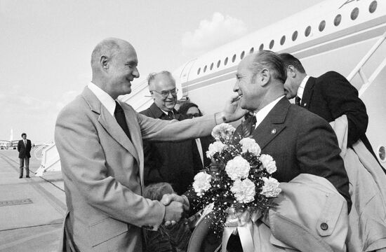 Soviet cosmonauts visit U.S.A.