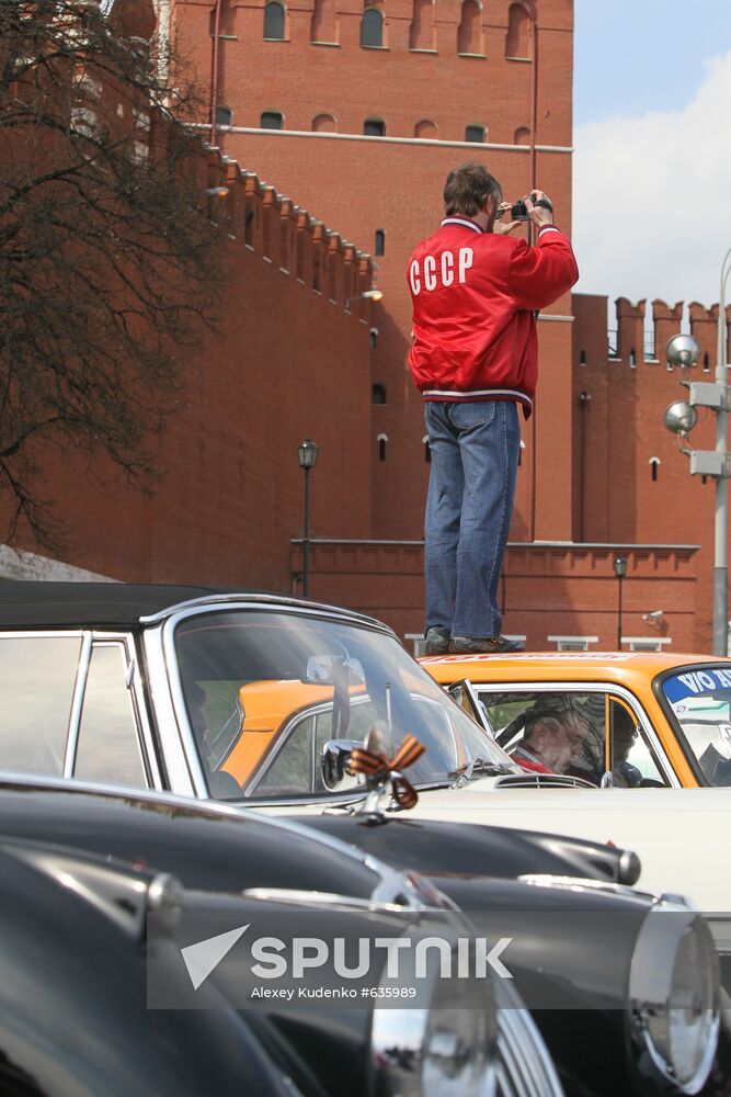 Retro cars on Vasilyevsky Descent