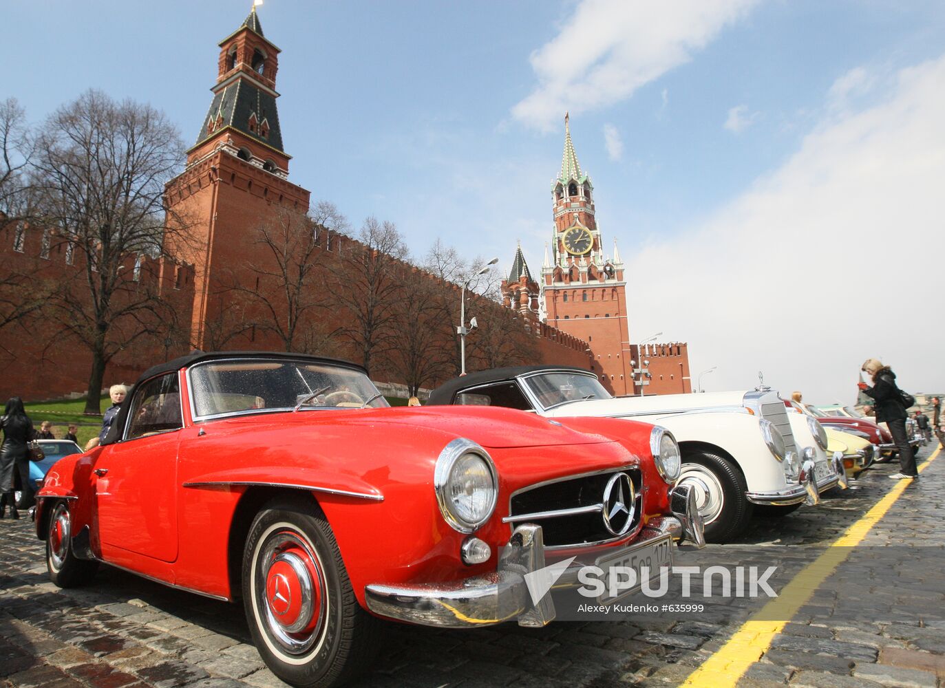 Retro cars on Vasilyevsky Descent