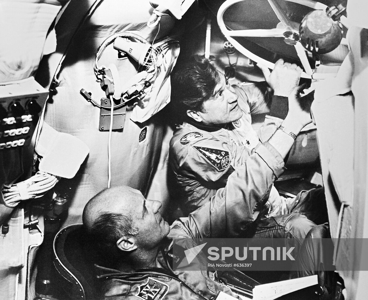 Cosmonauts Anatoly Filipchenko and Thomas Stafford