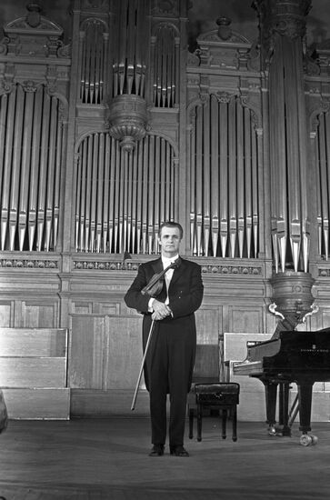 Violinist Igor Bezrodny