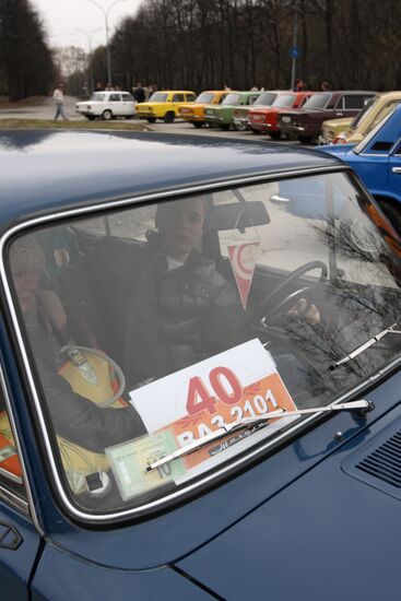 Car enthusiasts celebrate 40th anniversary of VAZ-2101