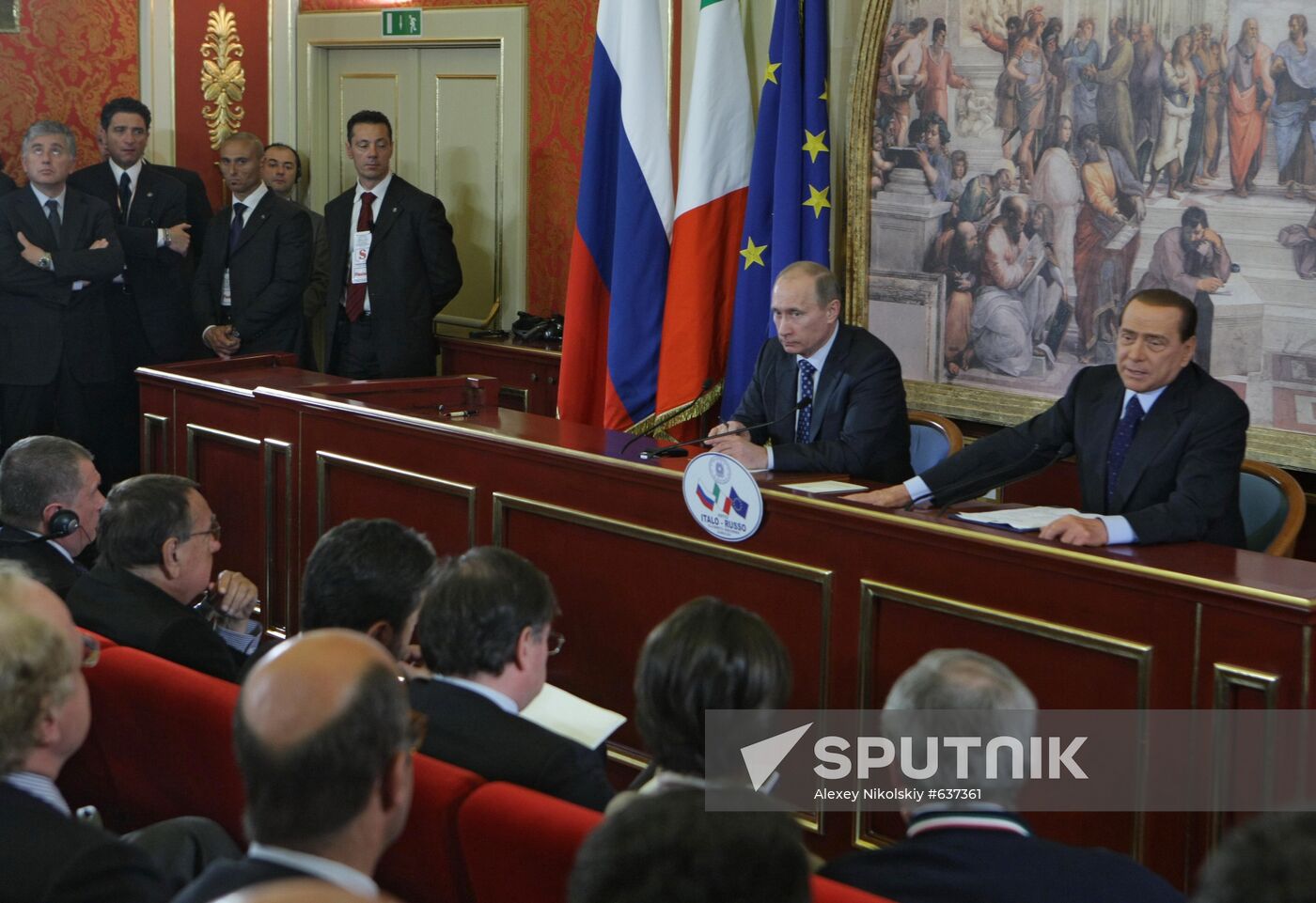 Press conference with Vladimir Putin and Silvio Berlusconi