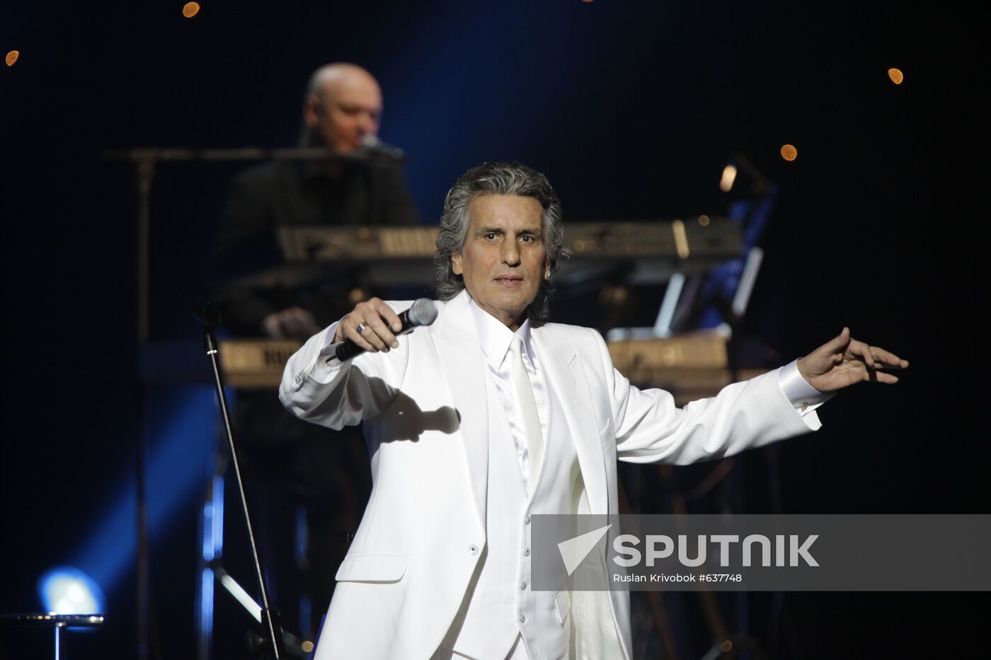 Toto Cutugno gives concert in Moscow