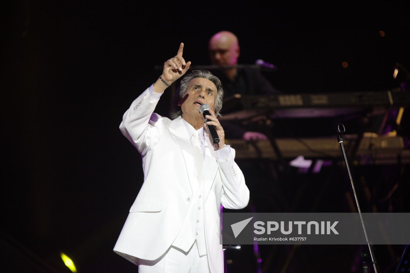 Toto Cutugno gives concert in Moscow