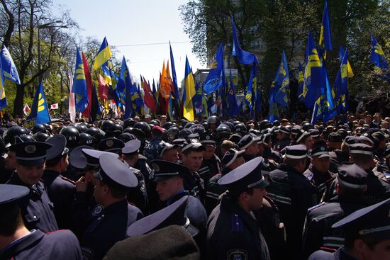 Supporters and opponents of naval base agreement