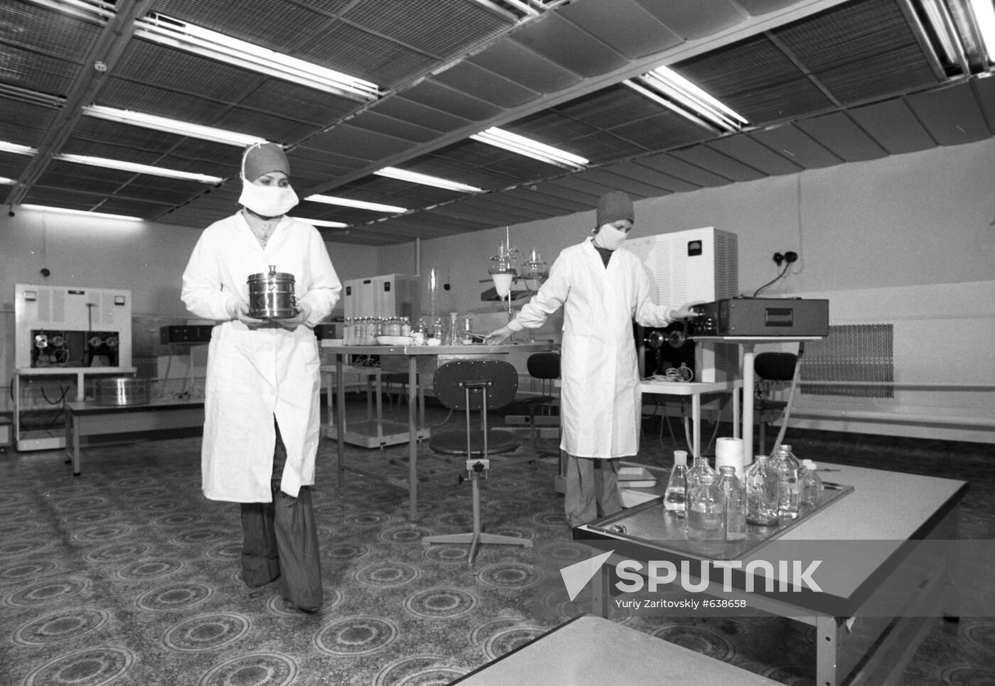 Sterile room for preparing perfluorocarbon emulsion