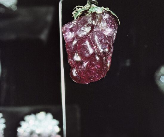 Rubellite. Gold, enamel, schorl