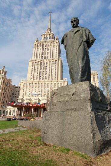 Monument to Ukrainian writer Taras Shevchenko