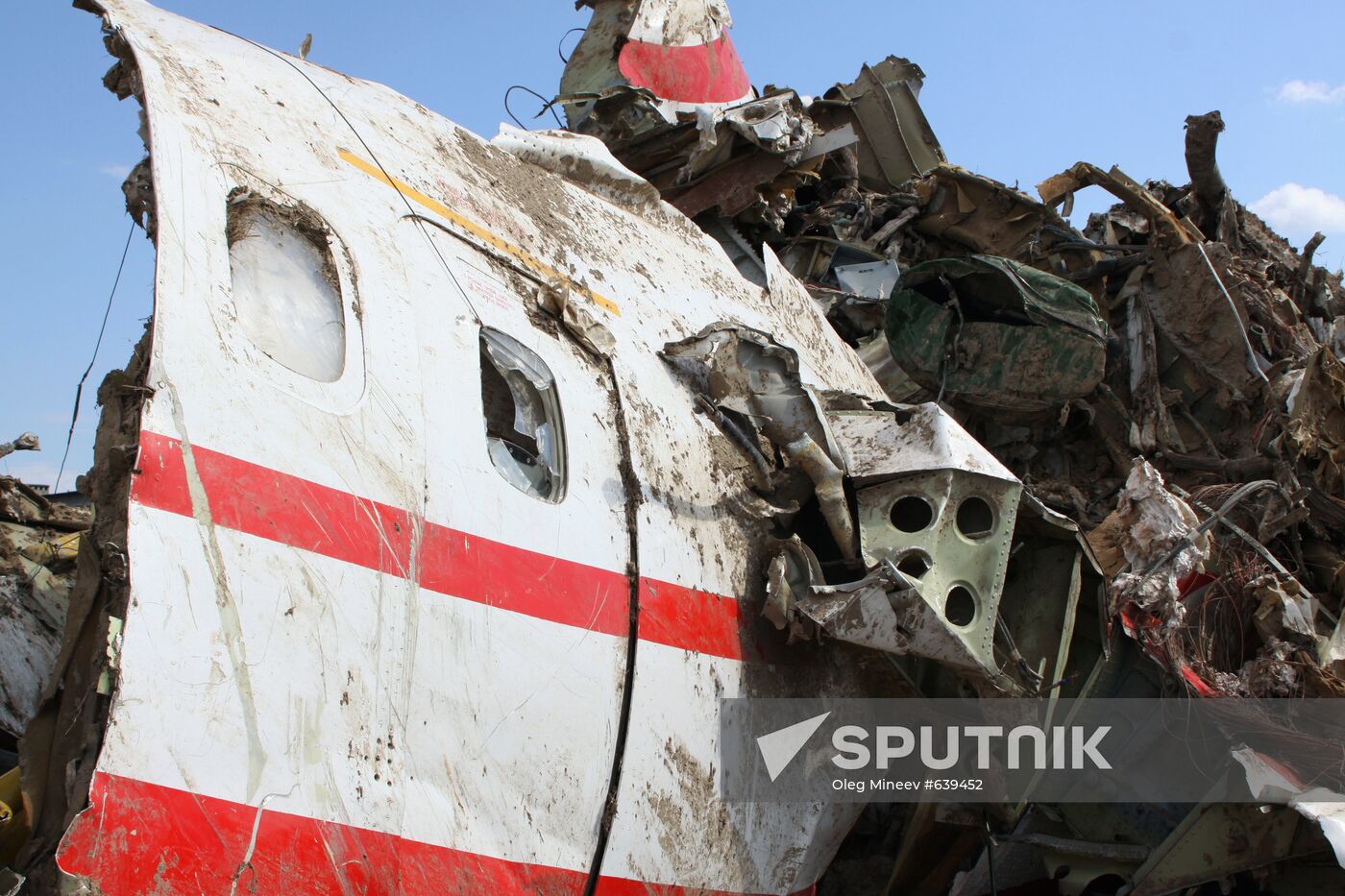 Lech Kaczyński's Tu-154 aircraft debris at Smolensk airfield