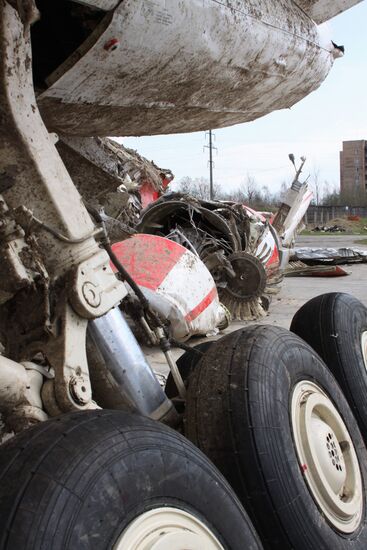 Lech Kaczyński's Tu-154 aircraft debris at Smolensk airfield