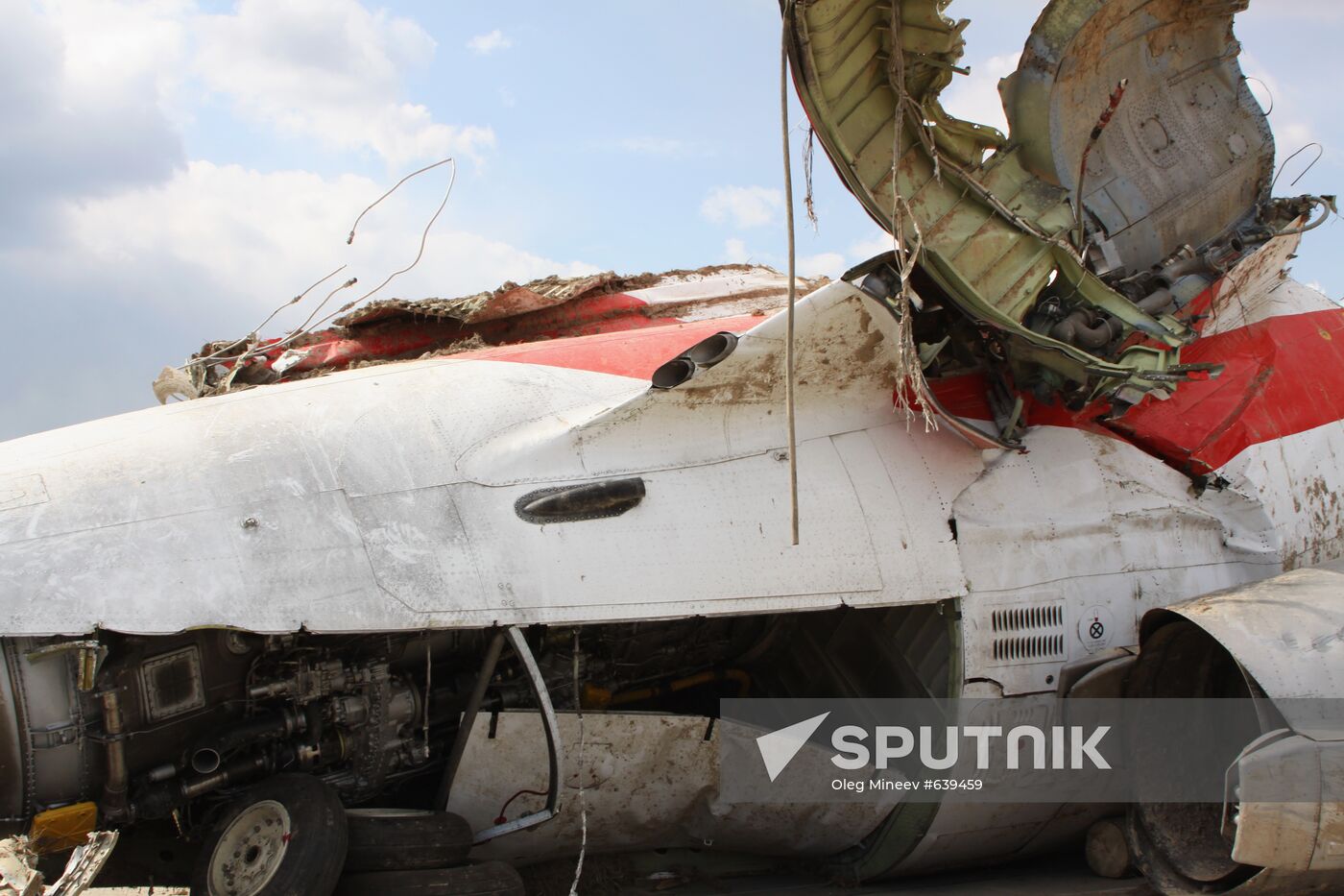 Lech Kaczyński's Tu-154 aircraft debris at Smolensk airfield