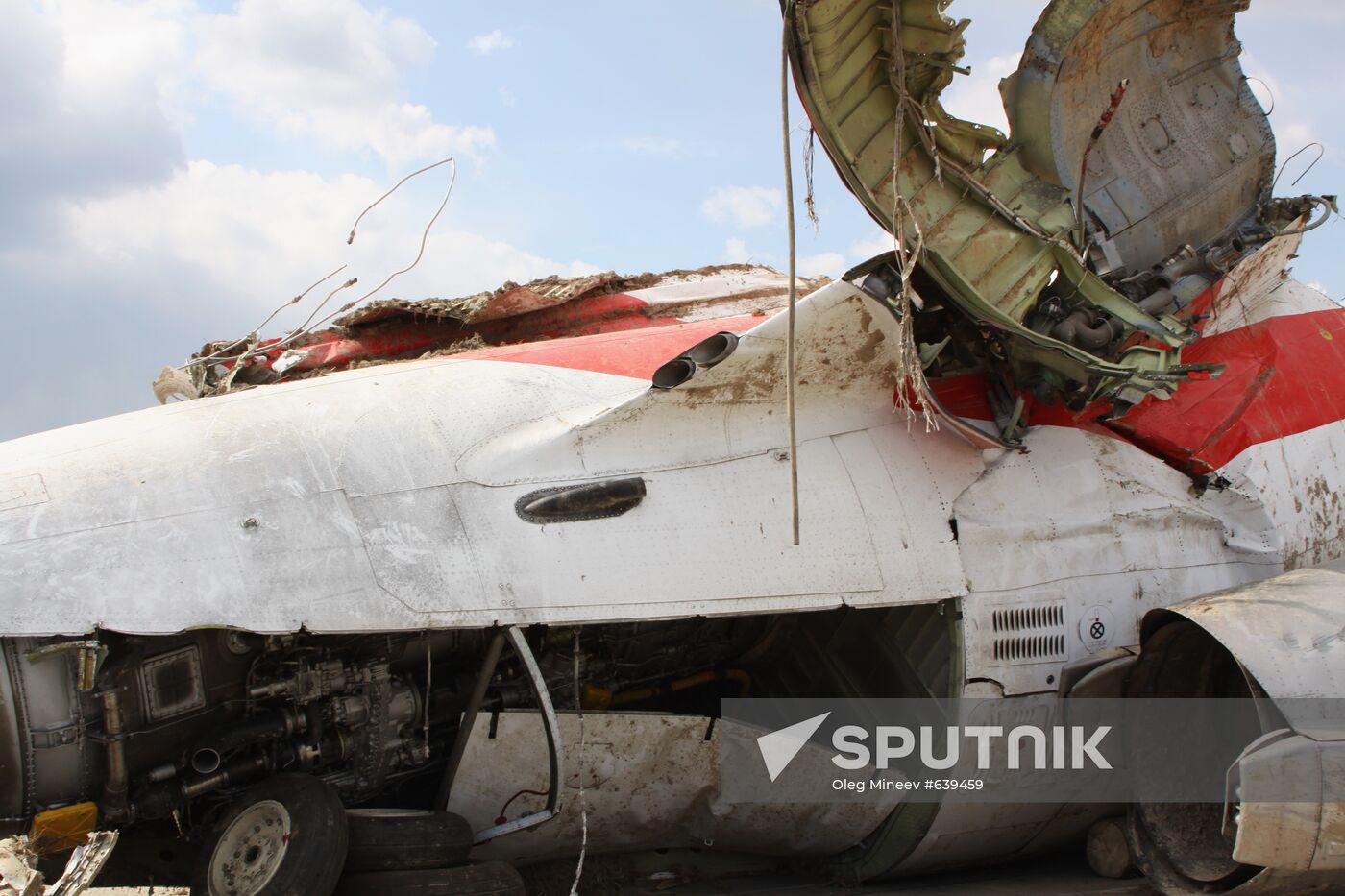Lech Kaczyński's Tu-154 aircraft debris at Smolensk airfield