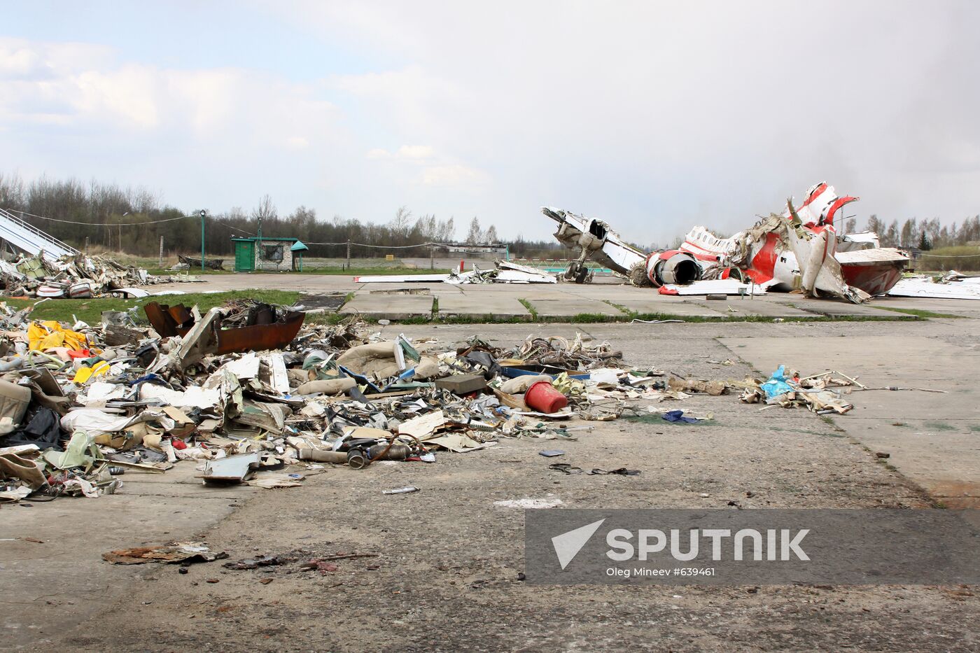 Lech Kaczyński's Tu-154 aircraft debris at Smolensk airfield