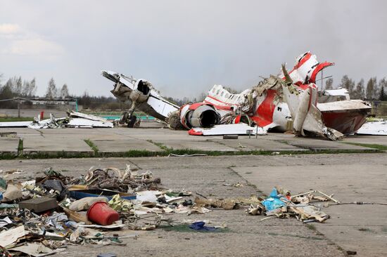 Lech Kaczyński's Tu-154 aircraft debris at Smolensk airfield