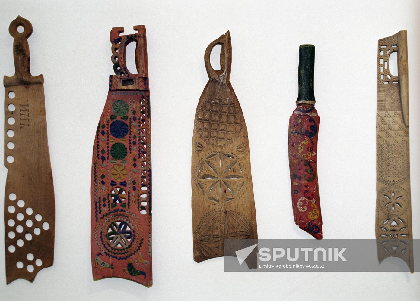 Swingles. The exhibition "Peasant Art of XVIII-XIX Centuries"