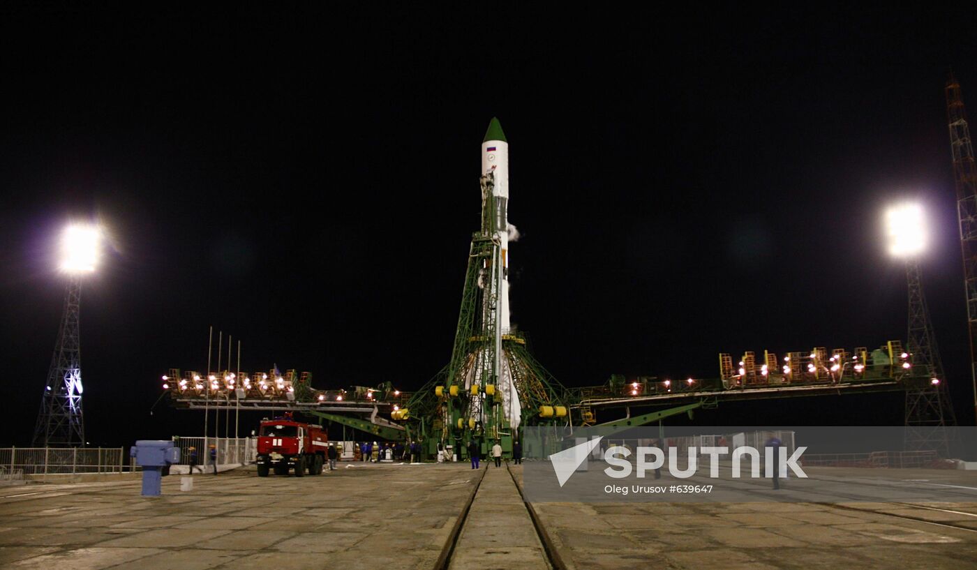 Soyuz-U rocket launched with Progress M-05M freighter