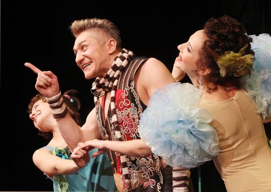 Run-through of the play "PERDU My Monocle"