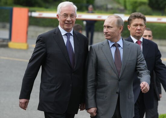 Vladimir Putin and Nikolai Azarov