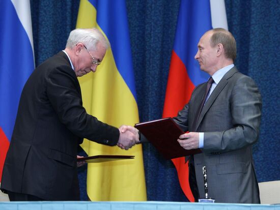 Signing Russian-Ukrainian agreements
