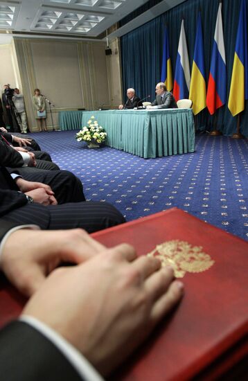 News conference of Vladimir Putin and Nikolai Azarov