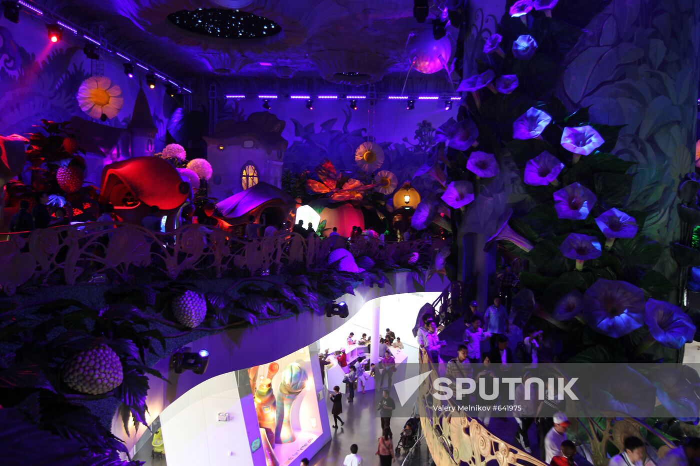 Items exhibited at Russia Pavilion at World Expo 2010