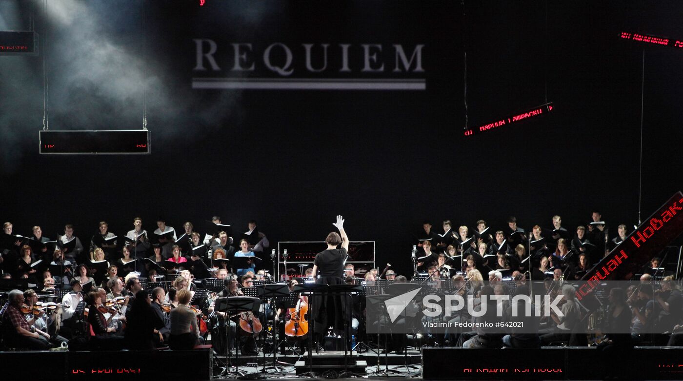 Cast and crew rehearse play Requiem