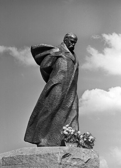 Monument to Taras Shevchenko in Moscow