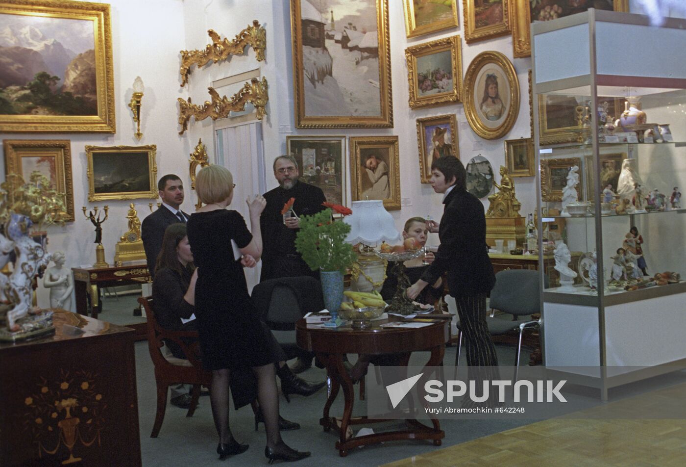 XIV Russia's Antiquarian Salon