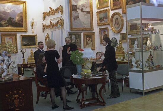 XIV Russia's Antiquarian Salon