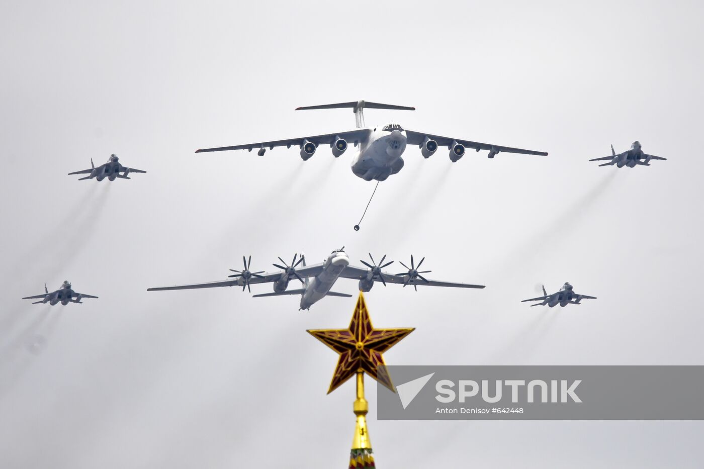 Air Force rehearses for May 9 Victory Day air show