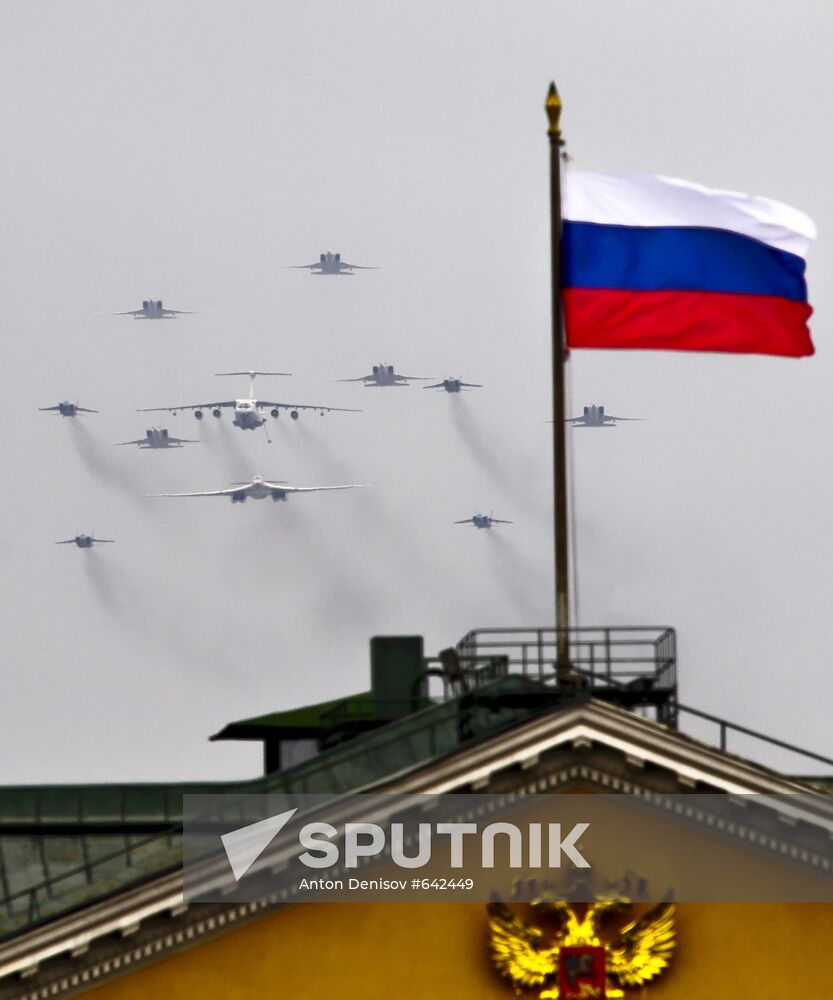 Air Force rehearses for May 9 Victory Day air show