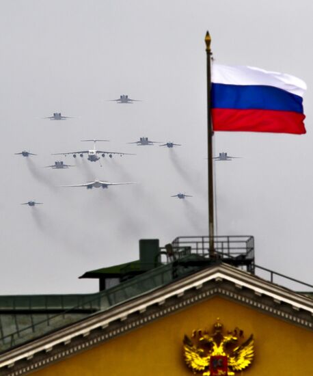 Air Force rehearses for May 9 Victory Day air show