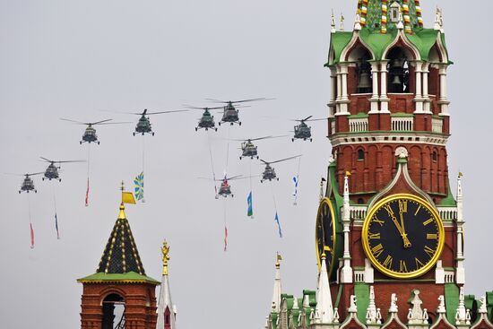 Air Force rehearses for May 9 Victory Day air show