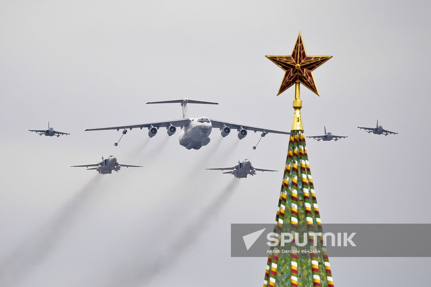 Air Force rehearses for May 9 Victory Day air show