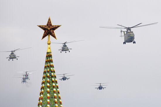 Air Force rehearses for May 9 Victory Day parade