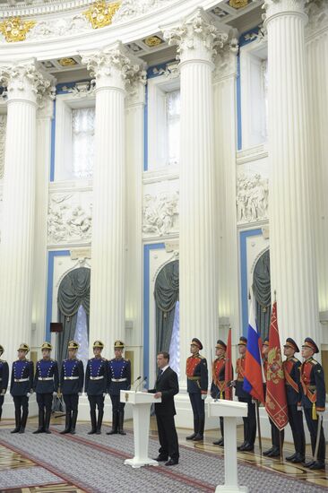 Dmitry Medvedev bestows City of Military Glory honorary title
