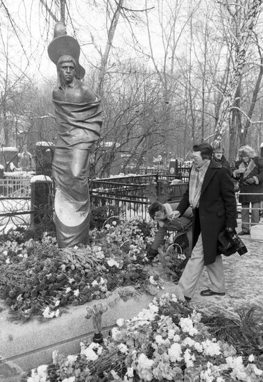 Vladimir Vysotsky's tomb