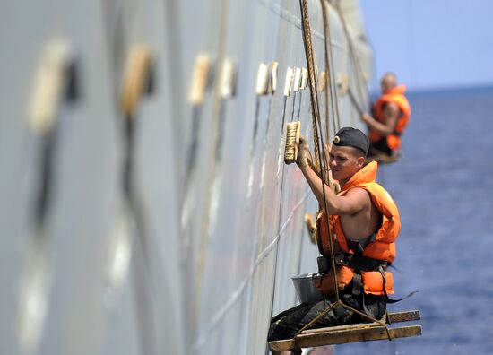 Nuclear-powered cruiser on long-distance expedition