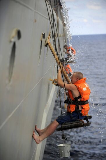 Nuclear-powered cruiser on long-distance expedition