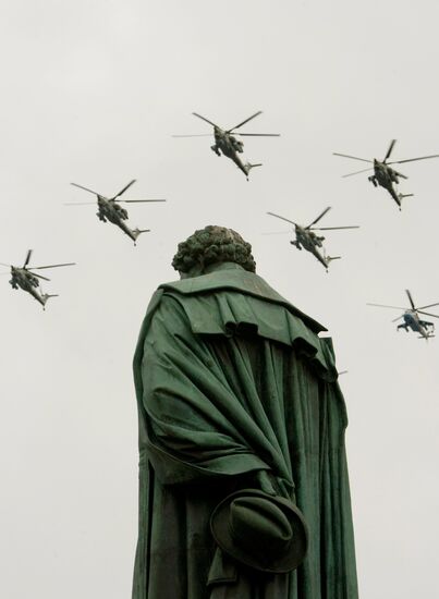 Mi-28 helicopters
